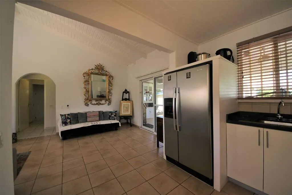 Paradera Paradise - Your Ultimate 5-Bedroom Getaway Villa